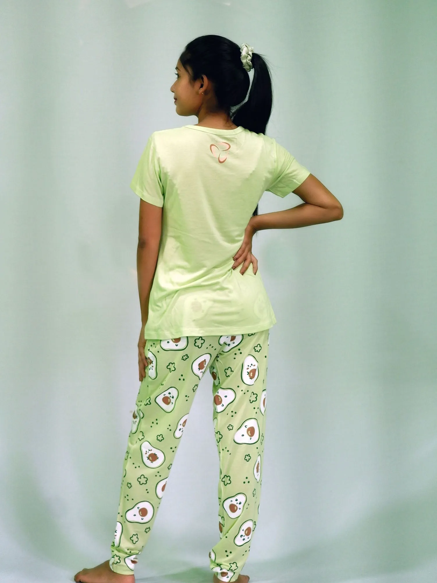 Avocado Vibes Women's Pajamas Set in TENCEL™